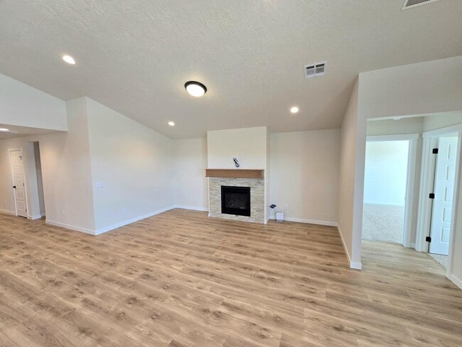 Photo - 4415 Belethor Ave