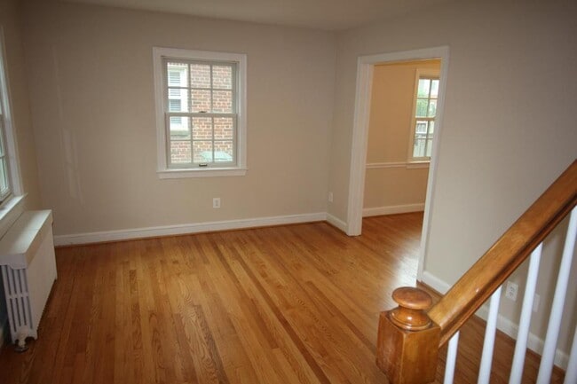 Photo - 712 N Oakland St