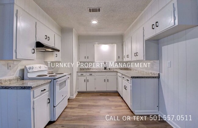 Photo - 1905 Labette Manor Dr Unit B