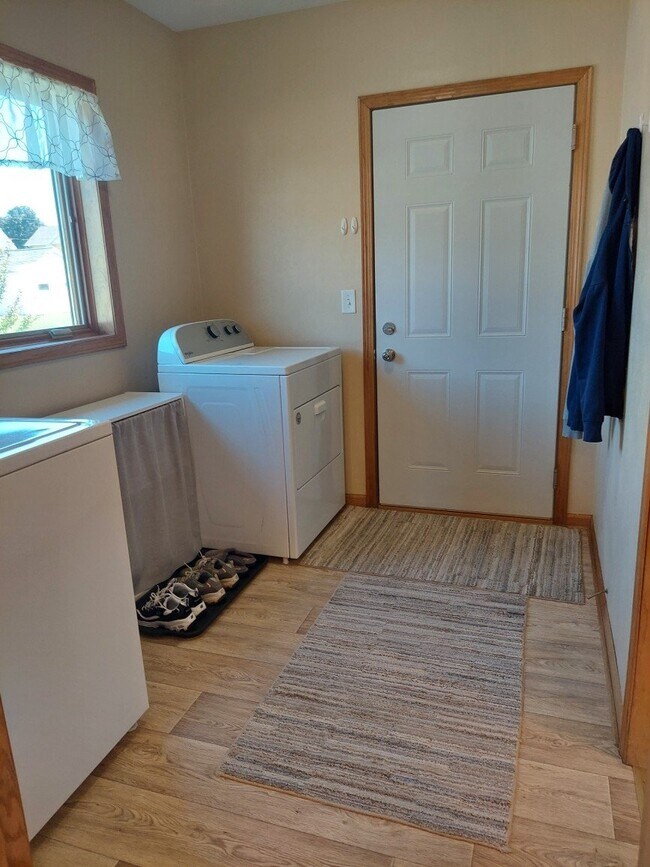 214 Jones Dr