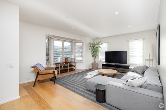 2BD, 2BA - Sala de estar - 2403 Centinela Ave