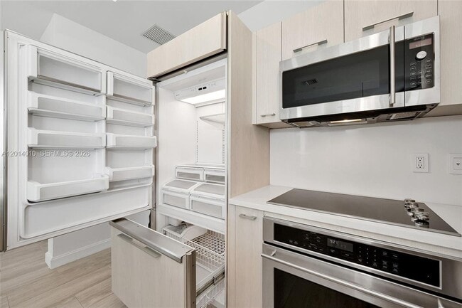 Photo - 55 SW 9th St Unit 4208