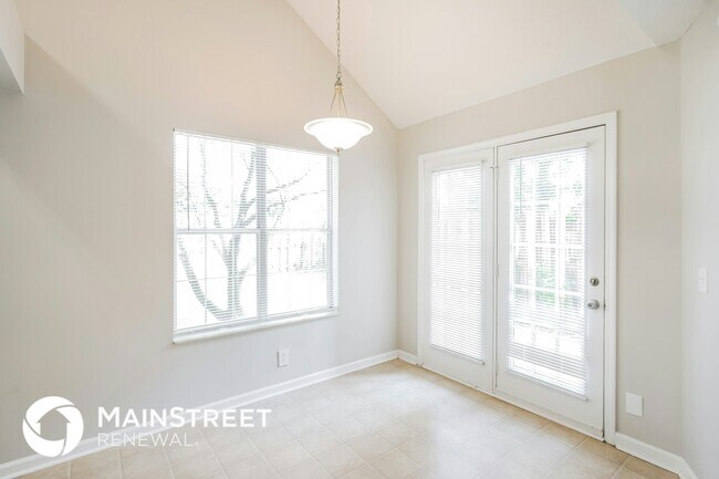 503 Selsey Ct S