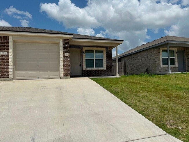 Building Photo - 205 Dolphin Dr Rental