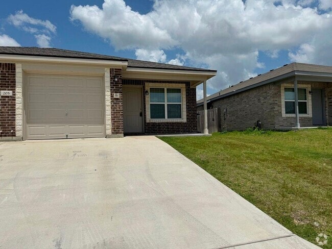 Building Photo - 205 Dolphin Dr Rental