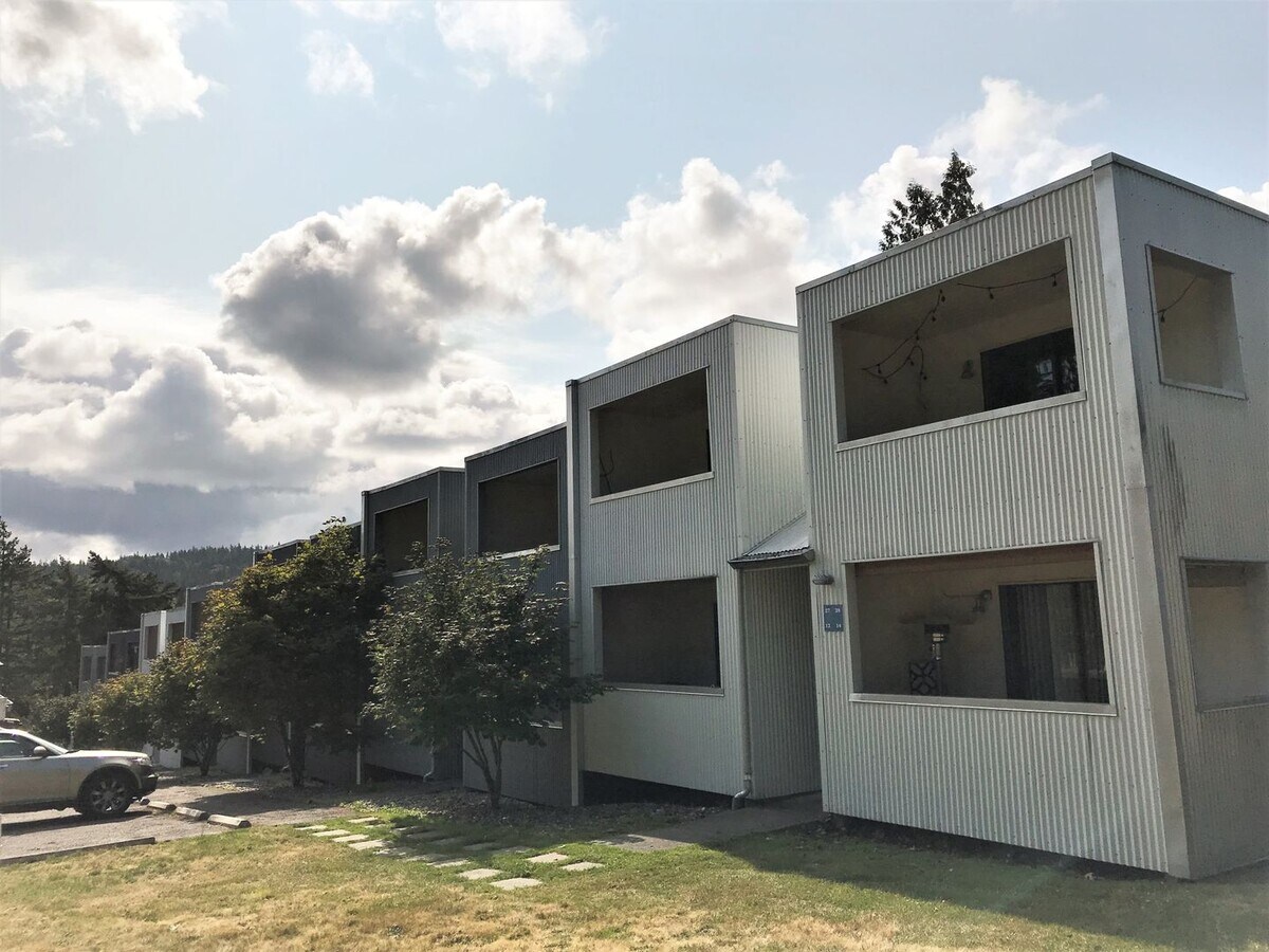 Timberline Apartments - Timberline Apartments