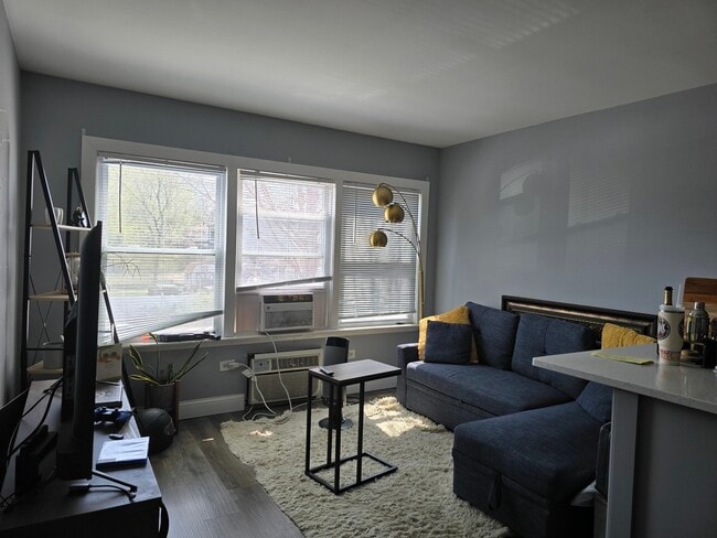 Photo - 1319 Ogden Ave Unit 3