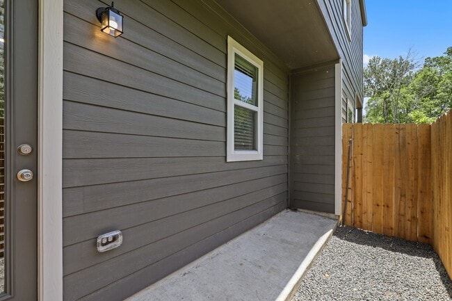 Photo - 13502 Axel Ln