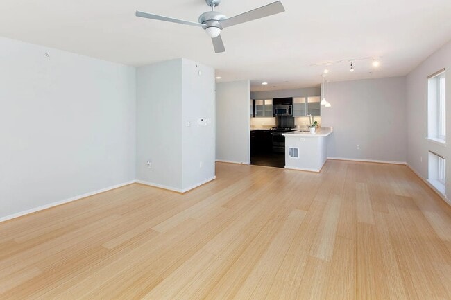 Photo - 3208 Pierce St Unit 204
