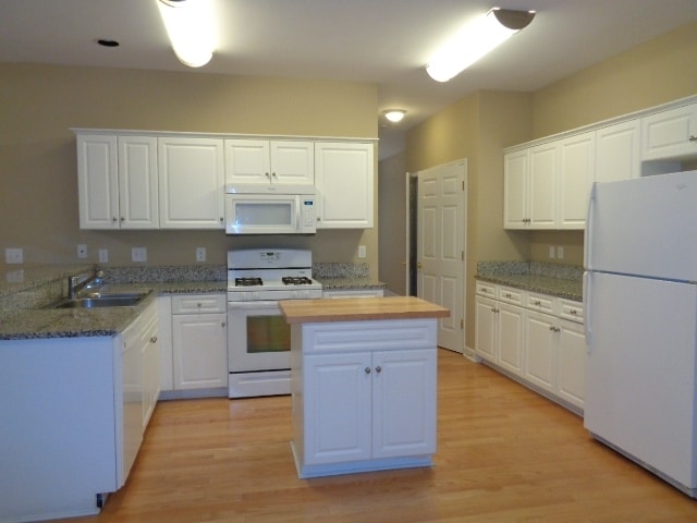 Photo - 928 Wonderland Pass