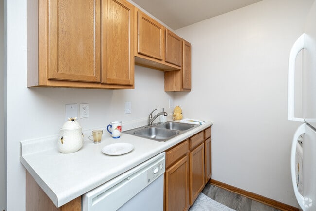 1BR, 1BA - 700SF - Kitchen