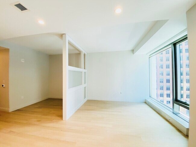 Photo - 133 Seaport Blvd Condo Unit 721