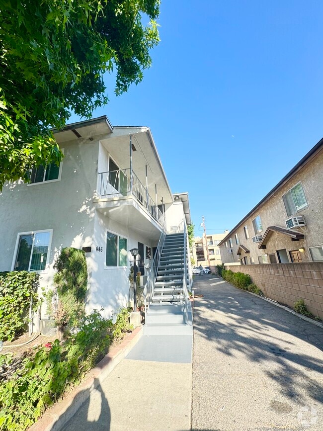 Building Photo - 446 E Cypress Ave Unit C Rental