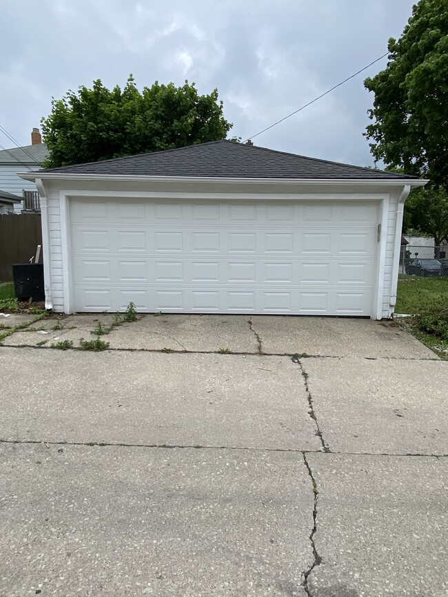 Photo - 8434 West Keefe Ave, Upper