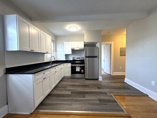 Building Photo - 8 Langmaid Ave Unit 11 Rental