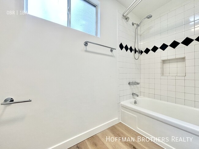 Photo - 2448 Beachwood Dr Unit 11