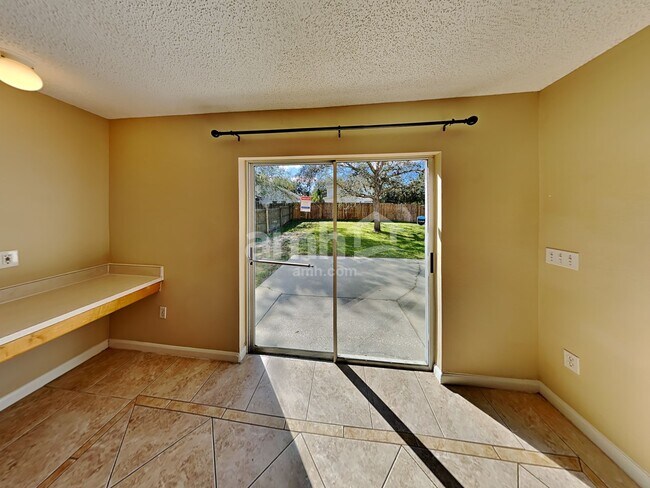 Photo - 960 Vassar Dr