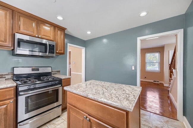 Photo - 6609 Fairdel Ave