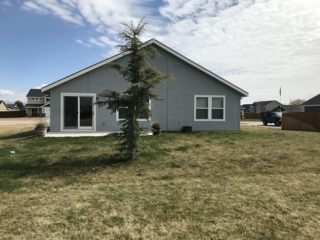 Photo - 739 N Pringlewood Pl