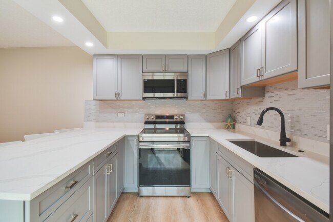 Building Photo - 2309 23rd Ln