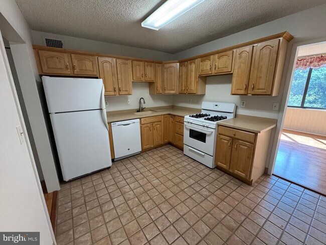5225 Pooks Hill Rd Unidad 612N