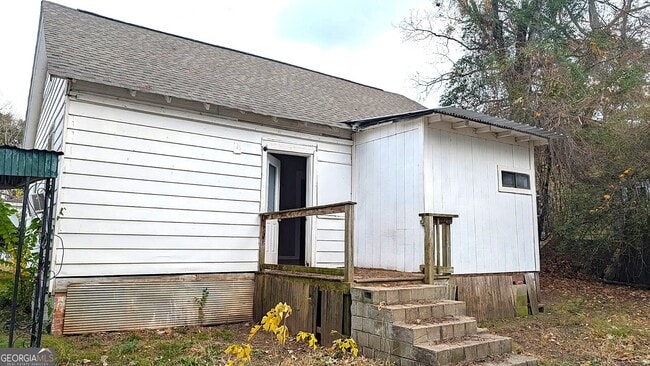 Photo - 182 James St