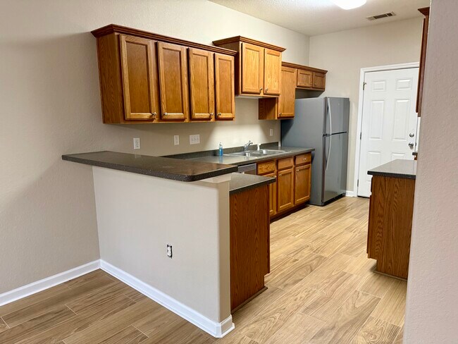 Photo - 121 Farrah Ave