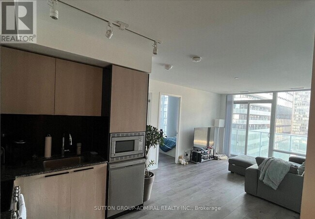 Photo - 501 Yonge St Unit 812