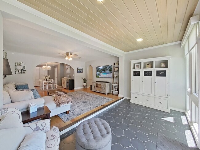 Photo - 204 S Audubon Ave