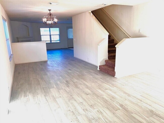 Photo - 10219 Sugarbridge Trail