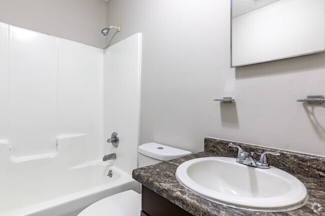 2BR, 1BA - 864SF Bath