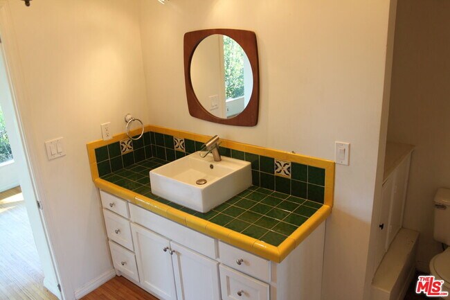 Photo - 2335 Silver Ridge Ave