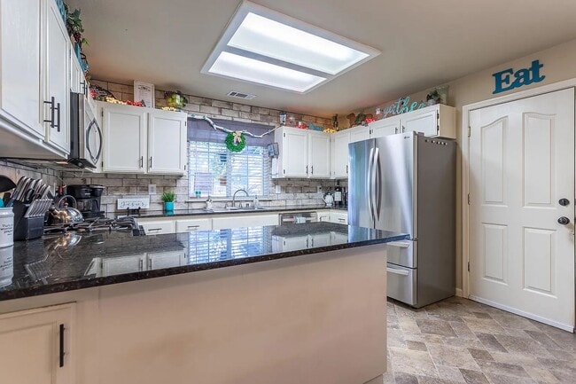 Photo - 3 BED 2 BATH HOUSE IN THE ENTERPRISE SCHOOL DISTRICT