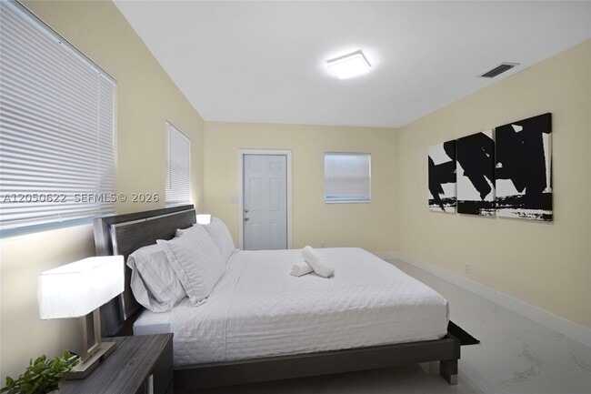 Photo - 1021 NE 3rd St