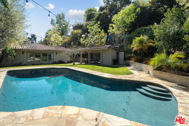 Photo - 105 N Glenroy Ave House