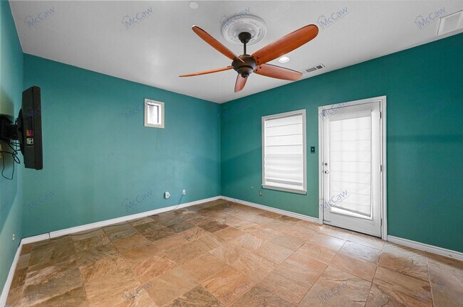 Photo - Incredible Gem by Galleria - 2/2.5 Townhom...