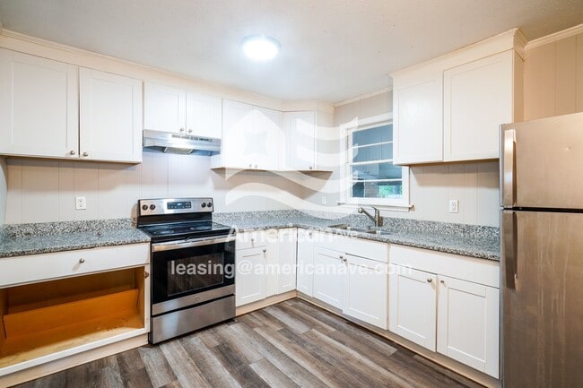 Photo - 912 Old Oak Dr