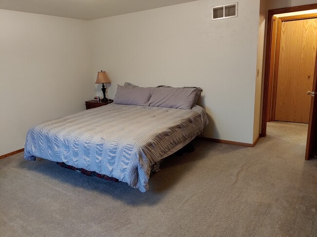 Photo - 3506 East River Dr.