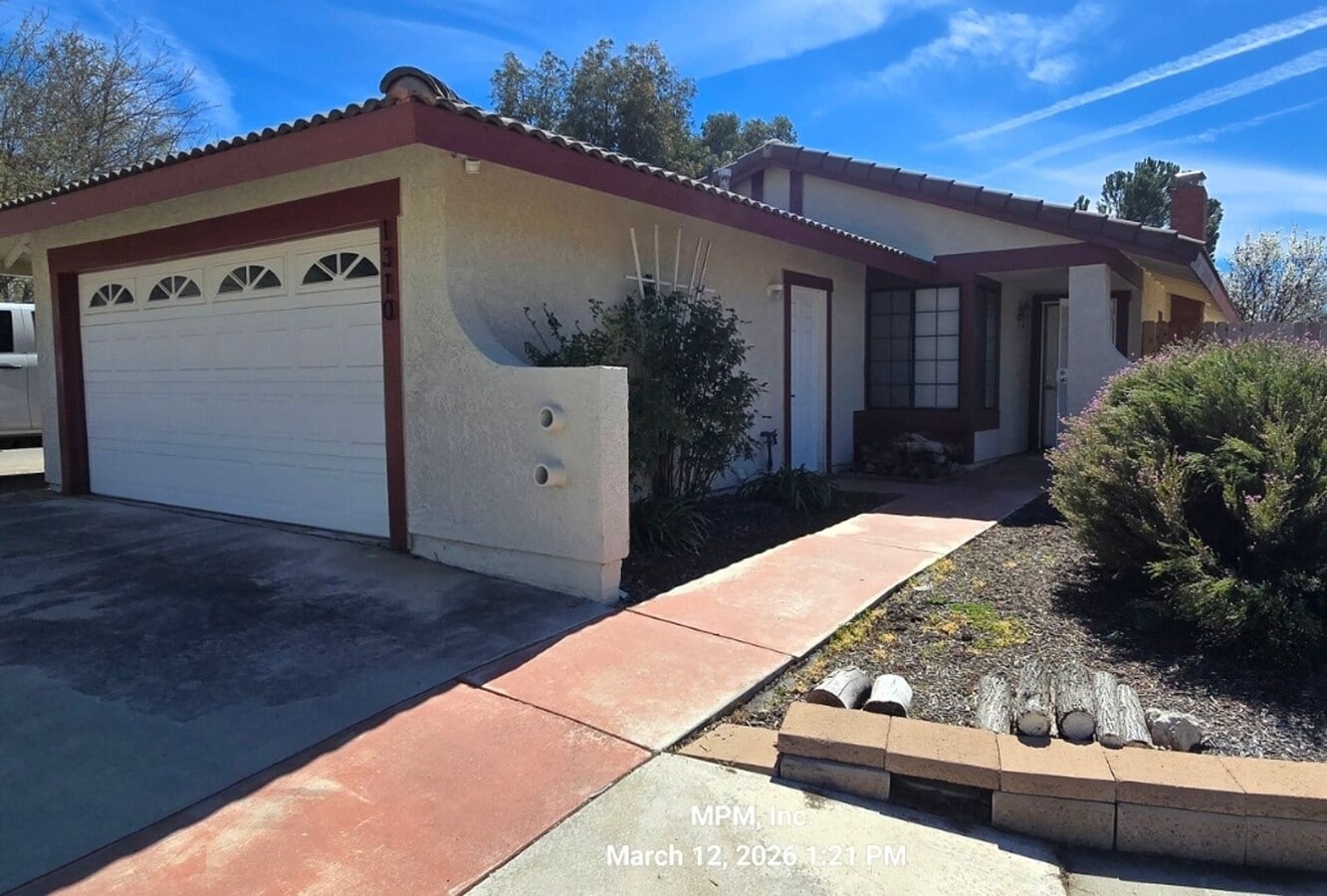 3 bedroom 2 bath home with garage - 3 bedroom 2 bath home with garage