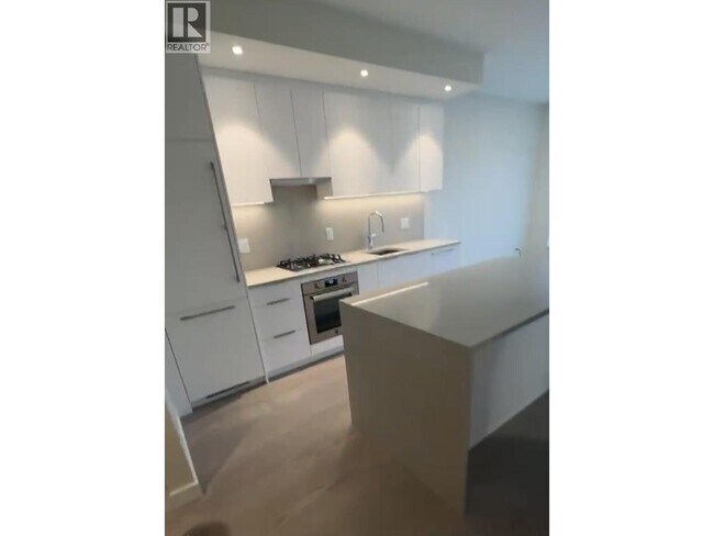 Photo - 6138 Birney Ave Unité 704