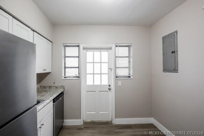 Photo - 381 Carolina Ave