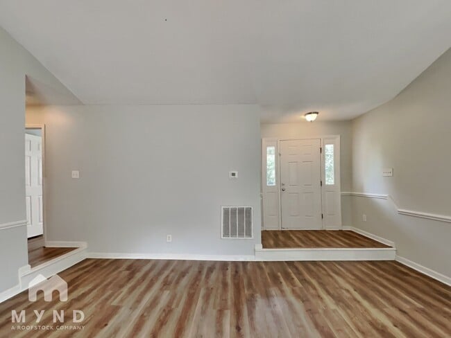 Photo - 104 Carrington Dr