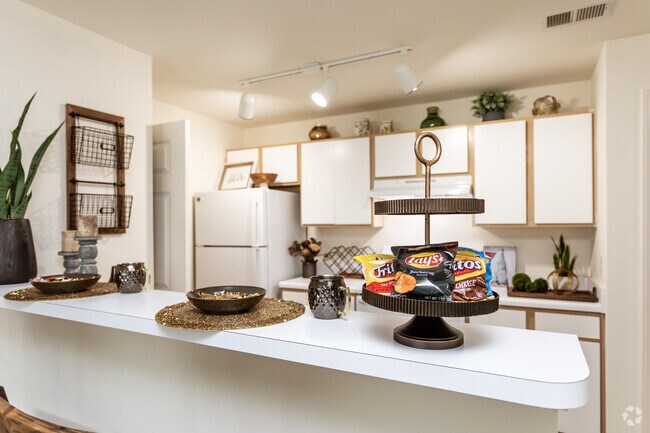 1BR,1BA