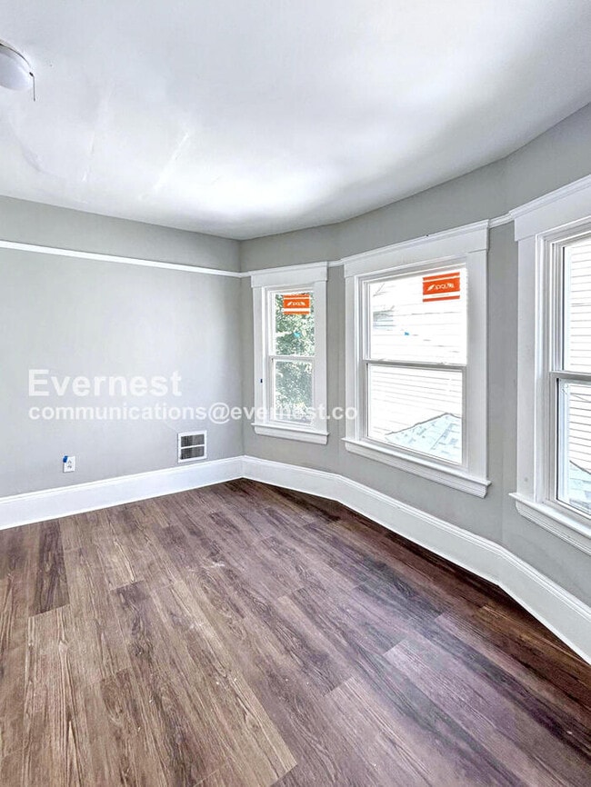 Photo - 2216 E 82nd St