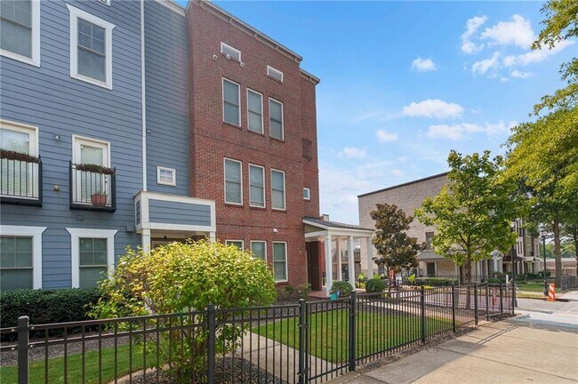 Photo - 790 Liberty Commons Dr NW