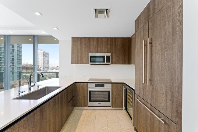 Photo - 88 SW 7th St Unit 712