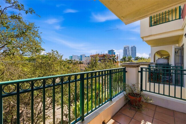 Photo - 300 Euclid Ave