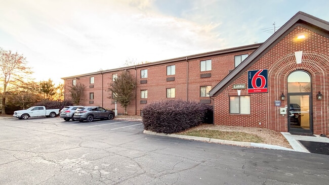 Photo - 530 Woods Lake Rd