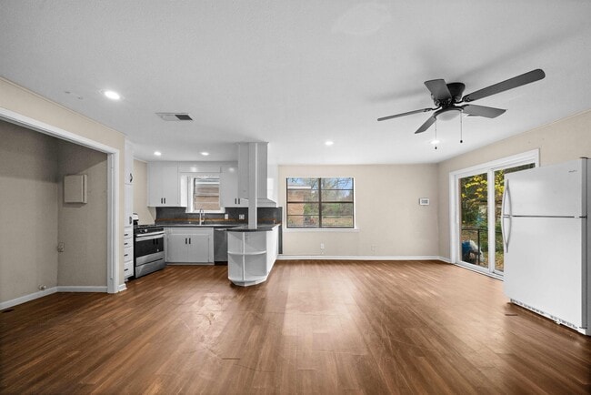 Photo - 1522 N Ross Ave