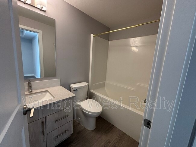 685-685 Boynton Pl